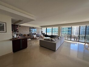 10205 Collins Ave in Bal Harbour, FL - Building Photo - Building Photo