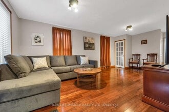 48 Park St W in Mississauga, ON - Building Photo - Building Photo