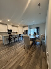 2612 Greenmarket Dr in Charlotte, NC - Foto de edificio - Building Photo