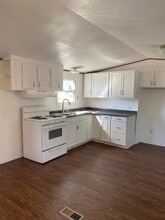 2130 Rand Morgan Rd in Corpus Christi, TX - Building Photo - Building Photo