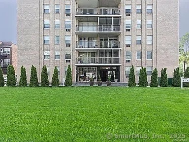 65 Glenbrook Rd, Unit APT 6B in Stamford, CT - Building Photo - Building Photo