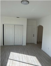 1220 Marseille Dr in Miami Beach, FL - Building Photo - Building Photo