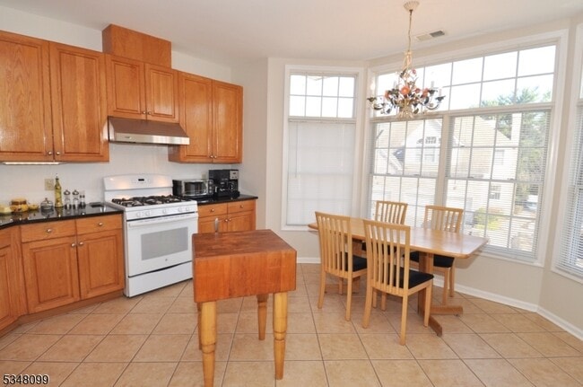 216 Turlington Ct in Livingston, NJ - Building Photo - Building Photo