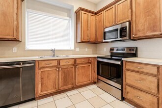 1125 Oak Creek Dr in Moore, OK - Building Photo - Building Photo