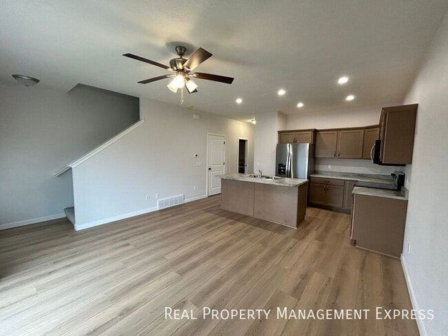 property at 9634 Tunis Dr