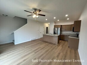 2 Bedroom 1.5 Bathroom Home for Rent in Sioux Falls, SD - Building Photo - Building Photo