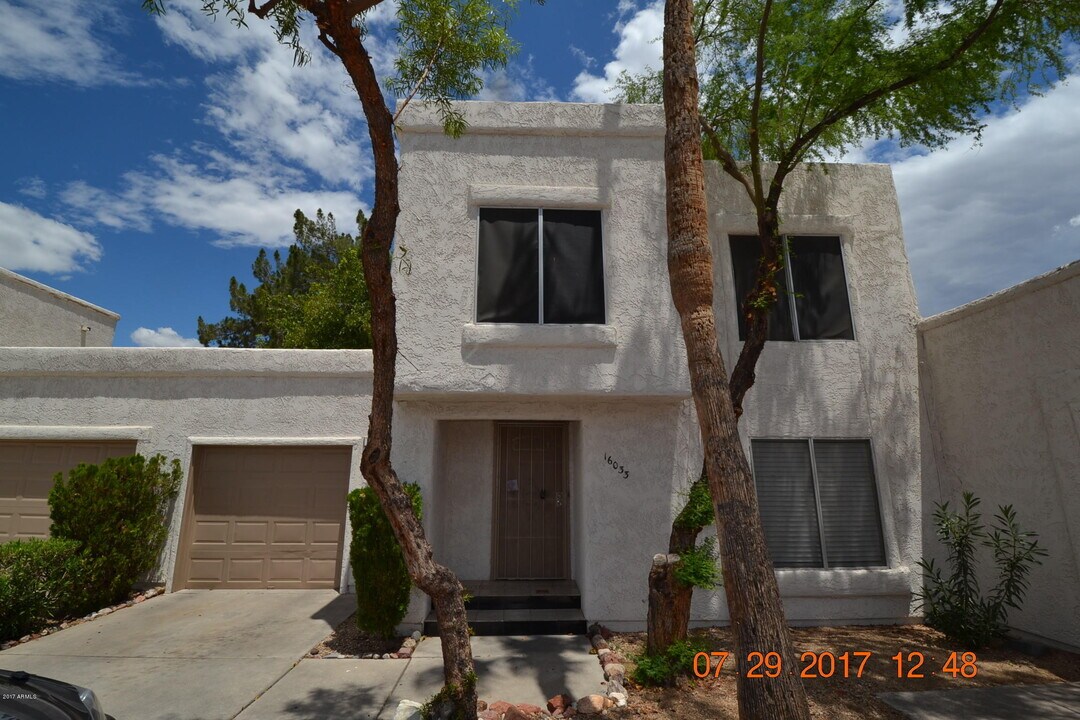 16033 N 25th Dr in Phoenix, AZ - Building Photo