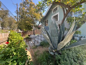 640 S Mott St in Los Angeles, CA - Foto de edificio - Building Photo