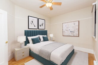 Vue De Lac Apartments in Oakland, CA - Building Photo - Building Photo