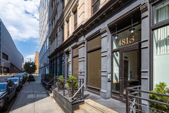 481-487 Washington St in New York, NY - Building Photo - Building Photo