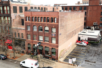 1115 Harney Street in Omaha, NE - Foto de edificio - Building Photo