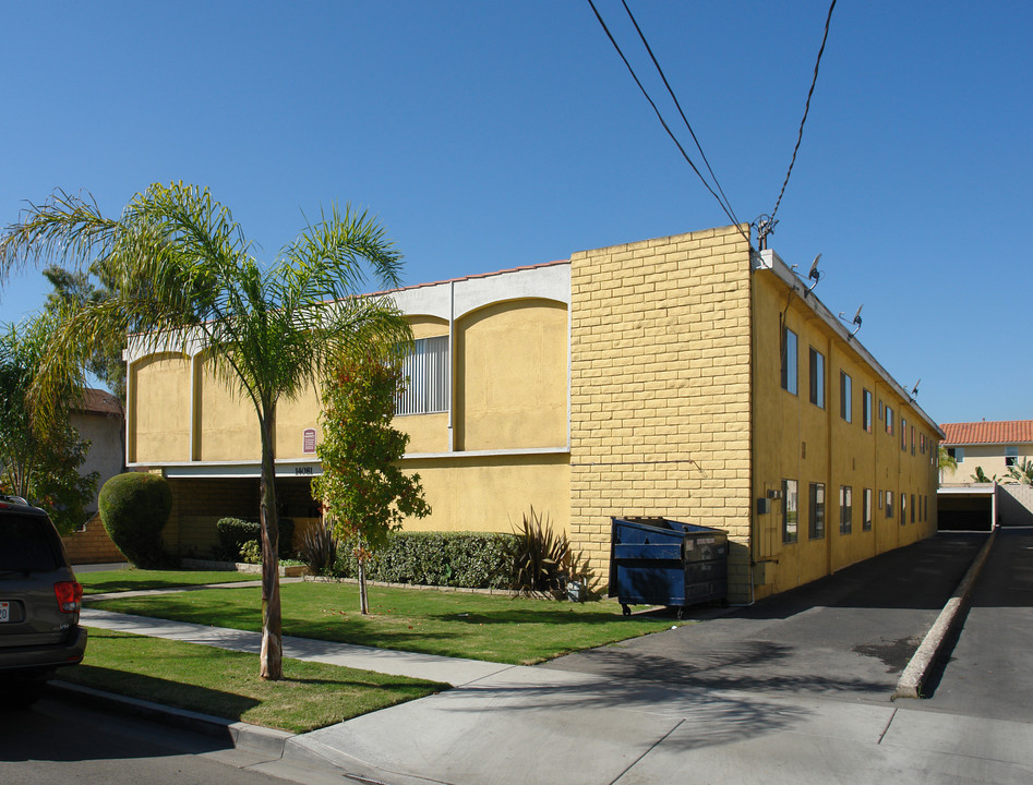 14081 Rondeau St in Westminster, CA - Foto de edificio