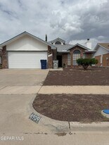 6909 Canyon Run Dr in El Paso, TX - Building Photo