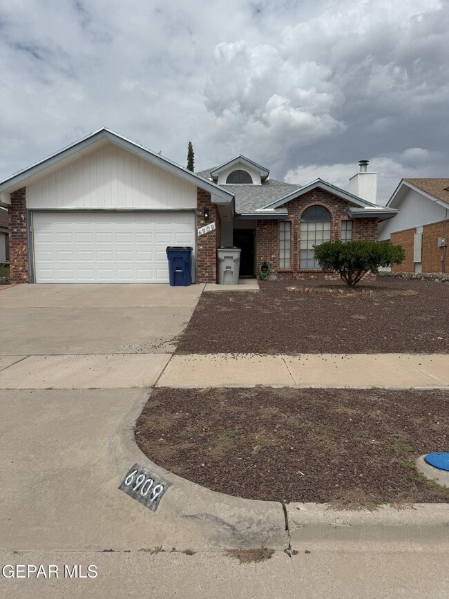6909 Canyon Run Dr