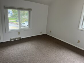 2088 Chapman Lake Dr in Warsaw, IN - Building Photo - Building Photo
