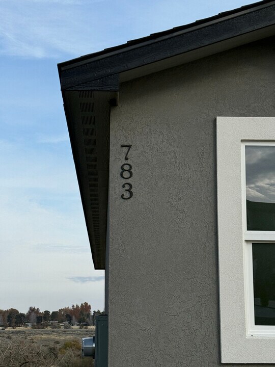 783 Rio Vis Lp in Richland, WA - Foto de edificio