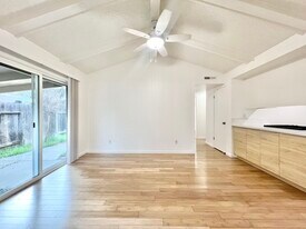 5416 Olympic Way in Sacramento, CA - Building Photo