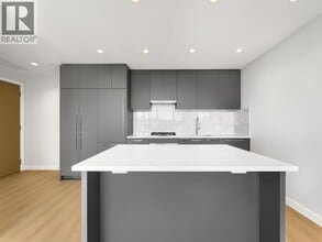 5380 Crooked Br Rd in Vancouver, BC - Building Photo - Building Photo