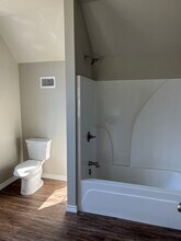 2553 W Harold St in Gladewater, TX - Building Photo - Building Photo