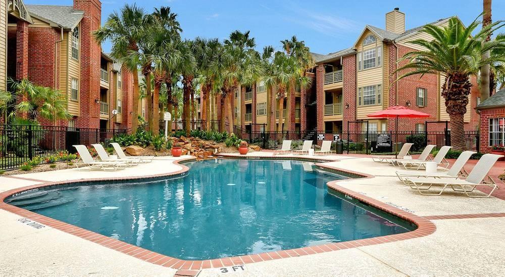 8300 El Mundo St in Houston, TX - Building Photo