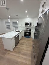 137 Whitley St in Cambridge, ON - Building Photo - Building Photo