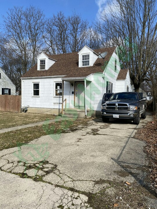 4705 Kings Hwy in Dayton, OH - Building Photo