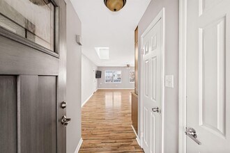 8635 Old Mt Vernon Rd in Alexandria, VA - Foto de edificio - Building Photo