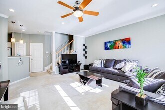 8114 Anna Ct in Falls Church, VA - Building Photo - Building Photo