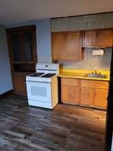 801 Beaver Rd, Unit 4 in Ambridge, PA - Building Photo - Building Photo