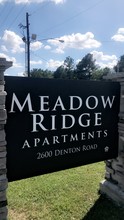 Meadow Ridge Apartments in Dothan, AL - Foto de edificio - Building Photo