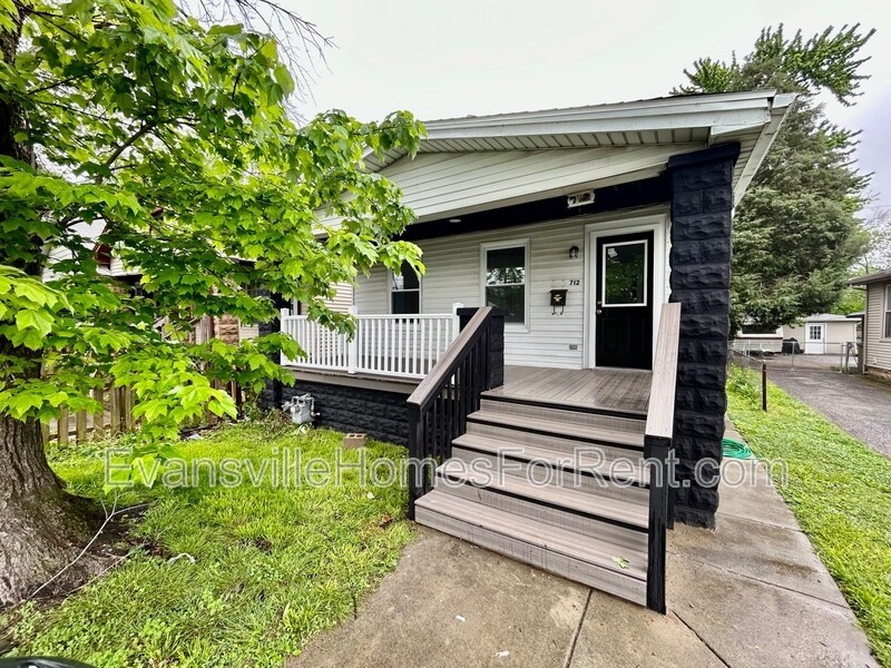 712 S Barker Ave in Evansville, IN - Building Photo
