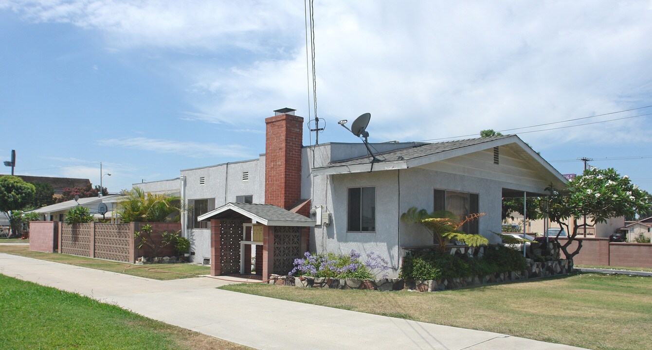 9412 Park St in Bellflower, CA - Building Photo