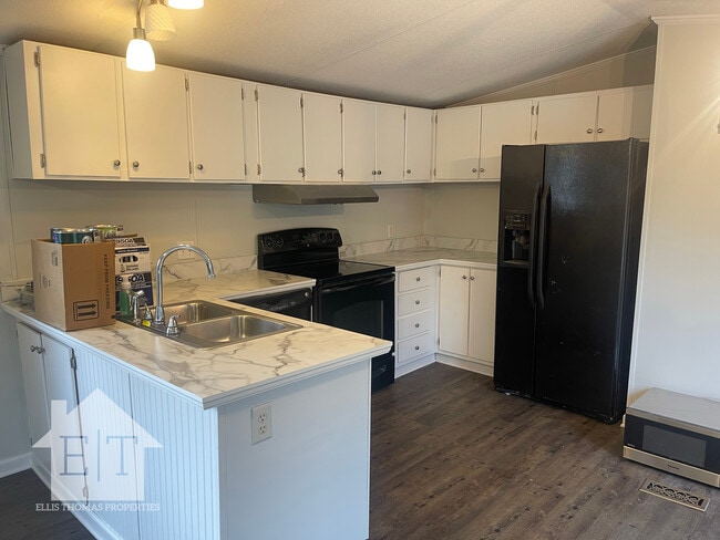 38 Rolandale Ln in Jefferson, SC - Building Photo - Building Photo