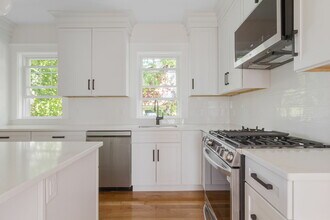 105 Fayerweather St in Cambridge, MA - Building Photo - Building Photo