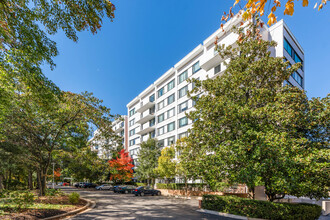 Chatham Condominiums in Arlington, VA - Building Photo - Building Photo