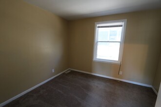 902 N 4th St in Burlington, IA - Building Photo - Building Photo