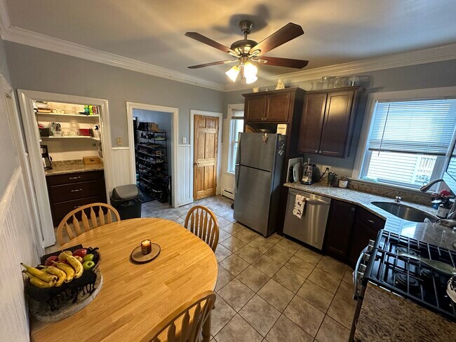 8 Miller St in Somerville, MA - Building Photo - Building Photo