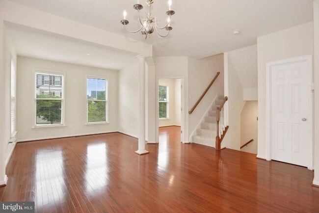 42714 Ogilvie Sq in Broadlands, VA - Foto de edificio - Building Photo