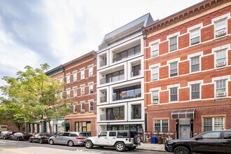 217 Franklin St in Brooklyn, NY - Foto de edificio - Building Photo