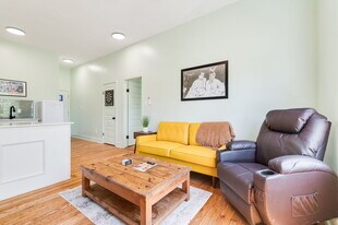 2201 NW 12th St in Oklahoma City, OK - Building Photo