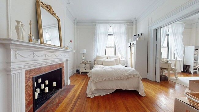 780 Madison Ave, Unit 7A in New York, NY - Building Photo - Building Photo