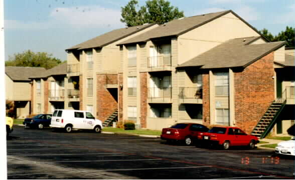 Fair Oaks Creek in Dallas, TX - Foto de edificio - Building Photo