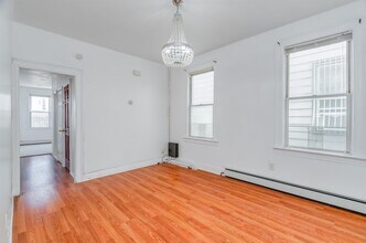 404 Danforth Ave in Jersey City, NJ - Foto de edificio - Building Photo