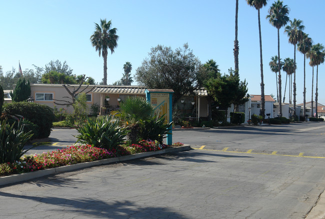 Casa Del Norte Mobile Home Community in Camarillo, CA - Foto de edificio - Building Photo