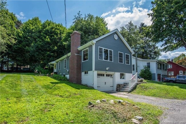 32 Lakeview Dr in Bethlehem, CT - Building Photo - Building Photo