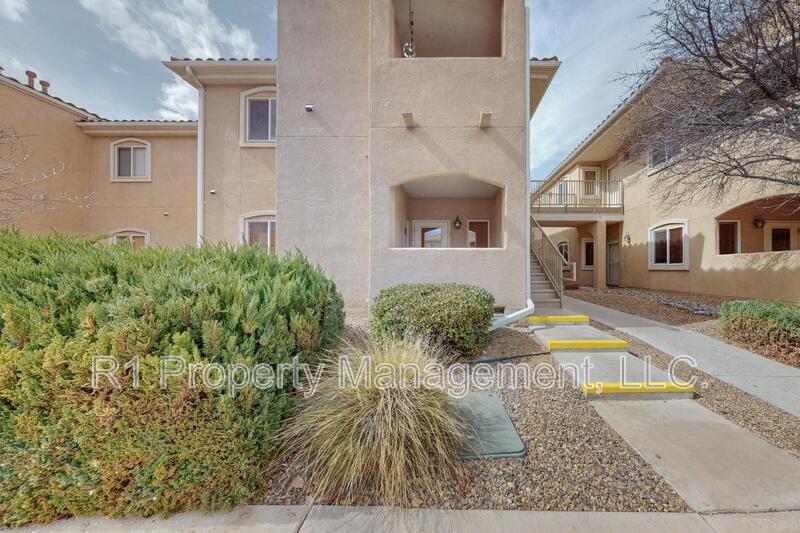 6800 Vista Del Norte Dr NE in Albuquerque, NM - Building Photo