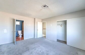 4420 Shalimar Ave in Las Vegas, NV - Building Photo - Building Photo