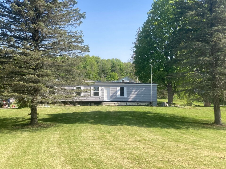 3626 Church Hill Rd in Dundee, NY - Building Photo