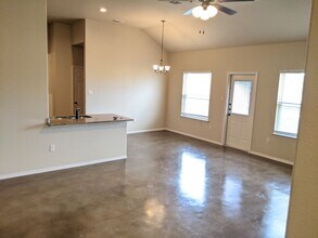 415 Joanne Lp-Unit -415 Joanne Loop Unit B in Buda, TX - Building Photo - Building Photo