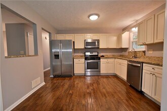 459 Ridgetop Dr NW in Acworth, GA - Building Photo - Building Photo